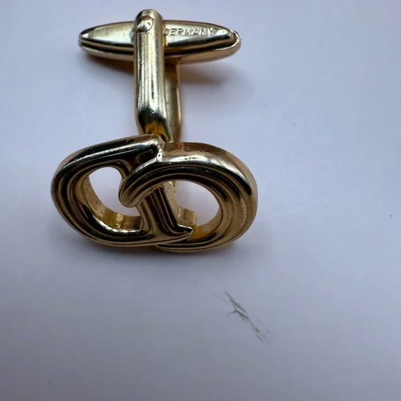 Christian Dior gold colored cufflinks with a Louis Vuitton leather cufflink case - Picture 5 of 7